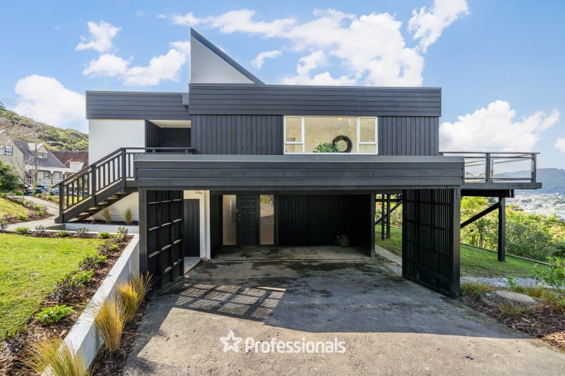 2 Stanhope Grove, Korokoro, Lower Hutt - Carousel 24