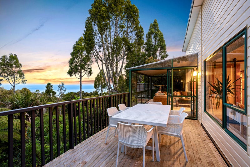 69 Takahe Road, Titirangi, Auckland - Carousel 1