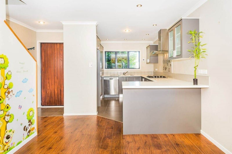 93 Fernhill Way, Oteha, Auckland - Carousel 2