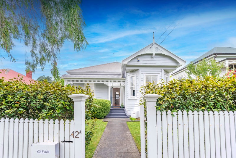 42A Sackville Street, Grey Lynn, Auckland - Carousel 1