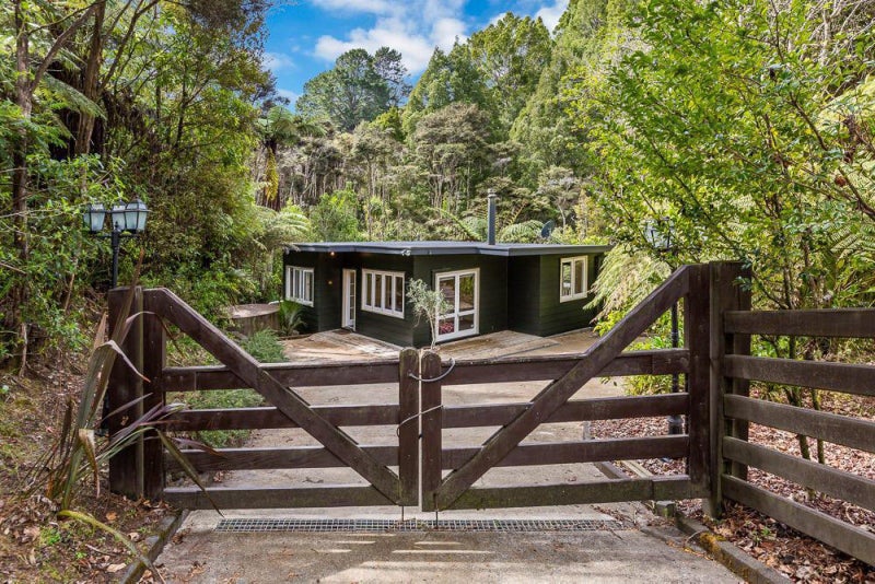 122 Monowai Road, Silverdale - Carousel 1