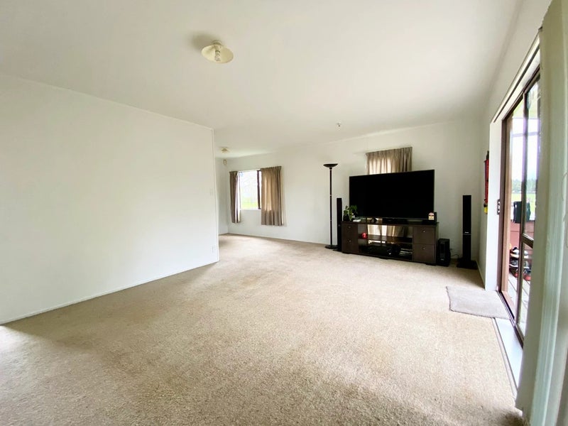 39 Fairdene Avenue, Henderson, Auckland - Carousel 2