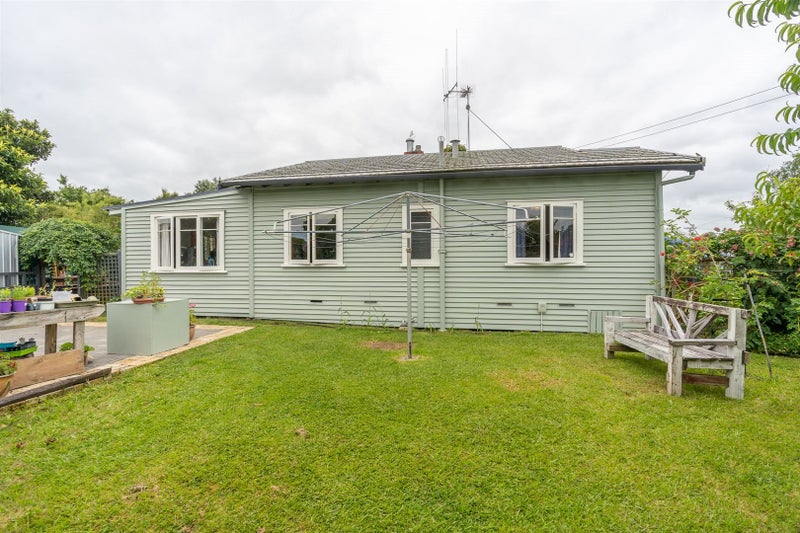 6 Moncrieff Avenue, Fairfield, Hamilton - Carousel 24