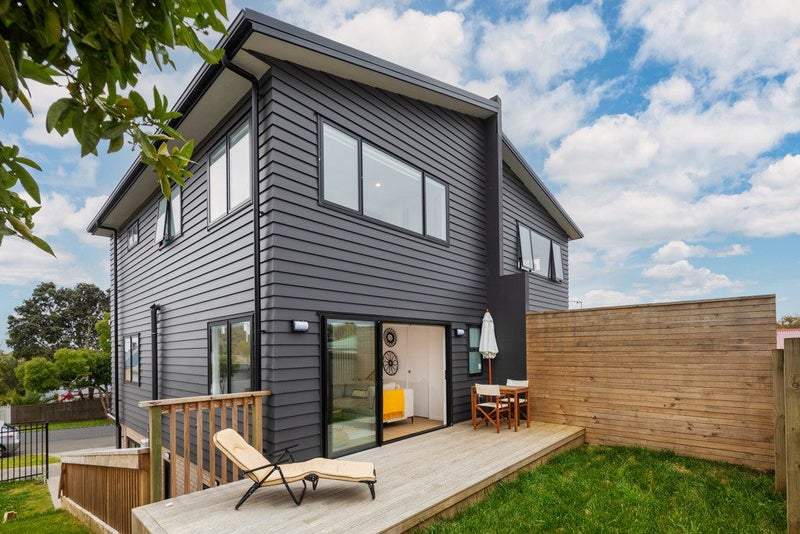 1A Derwent Street, Morningside, Auckland - Carousel 2