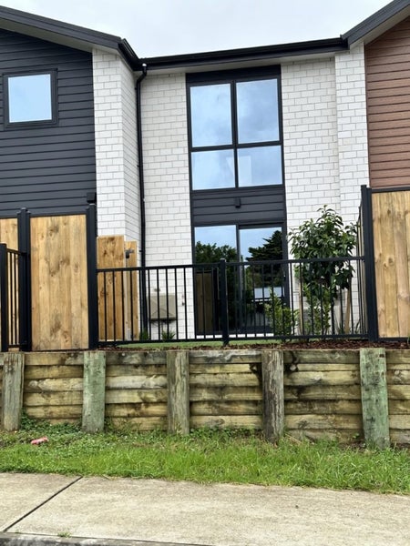 2/172 Don Buck Road, Massey, Auckland - Carousel 5