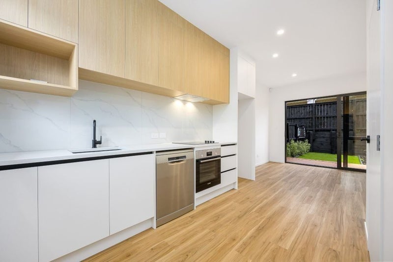 18 Rana Road, Flat Bush, Auckland - Carousel 2