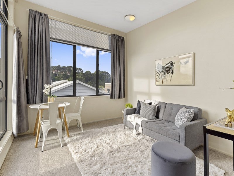 10/7 Hanson Street, Mount Cook, Wellington - Carousel 1