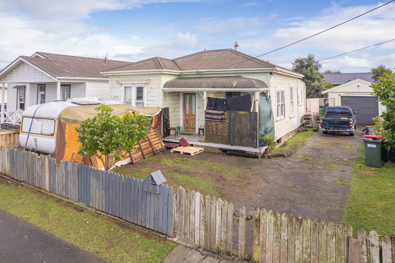 5 Mahoney Street, Whanganui East, Whanganui - Carousel 1