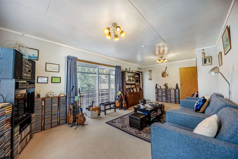 28 Tiroiti Grove, Stokes Valley, Lower Hutt - Carousel 2