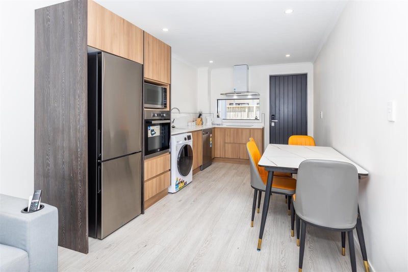 1/18 May Street, Hamilton East, Hamilton - Carousel 2