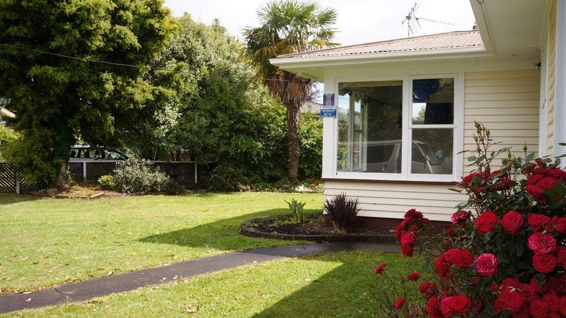 16 Thornton Place, Melville, Hamilton - Carousel 2