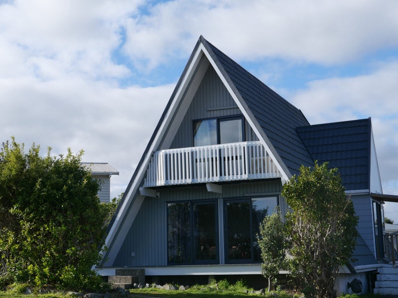 9 Toporoa View, Ascot Park, Porirua - Carousel 2