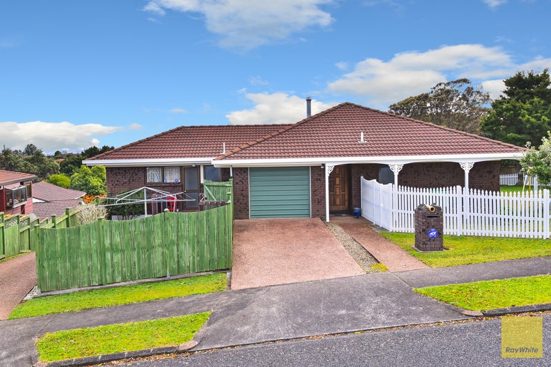 1 Kingsclere Place, Goodwood Heights, Auckland - Carousel 2