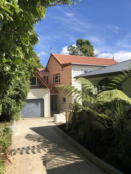 11 Lancaster Street, Karori, Wellington - Carousel 1