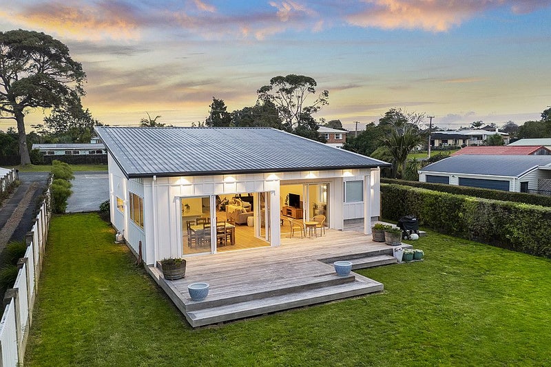 5 Pohutukawa Road, Beachlands, Auckland - Carousel 2