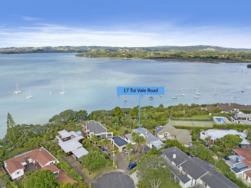 17 Tui Vale Road, Shelly Park, Auckland - Carousel 1