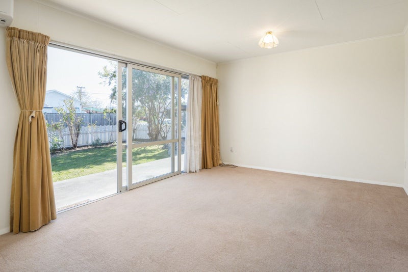 2/138 Budge Street, Riversdale, Blenheim - Carousel 2