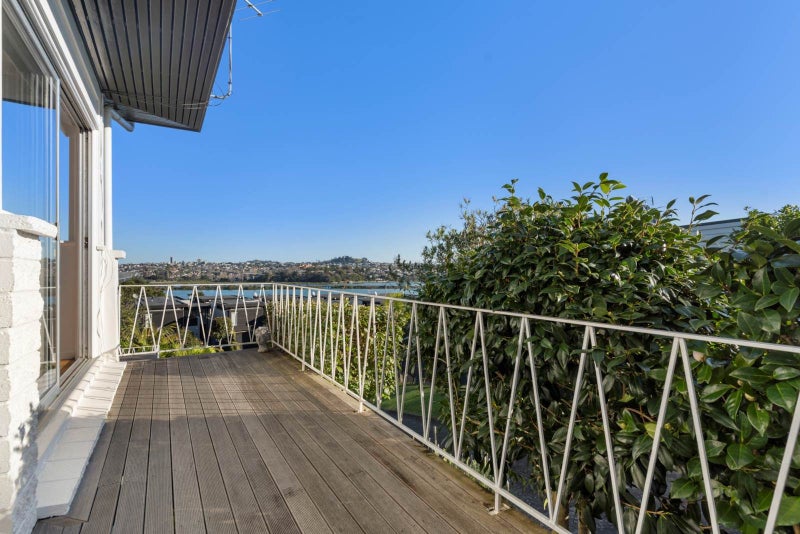 3/128 Paritai Drive, Orakei, Auckland - Carousel 1