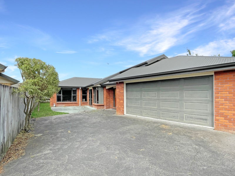 14 Kirk Close, Rototuna, Hamilton - Carousel 1