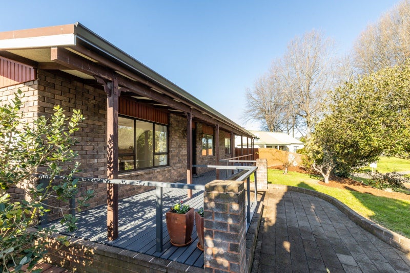 16 Palmer Place, Parkvale, Hastings - Carousel 1