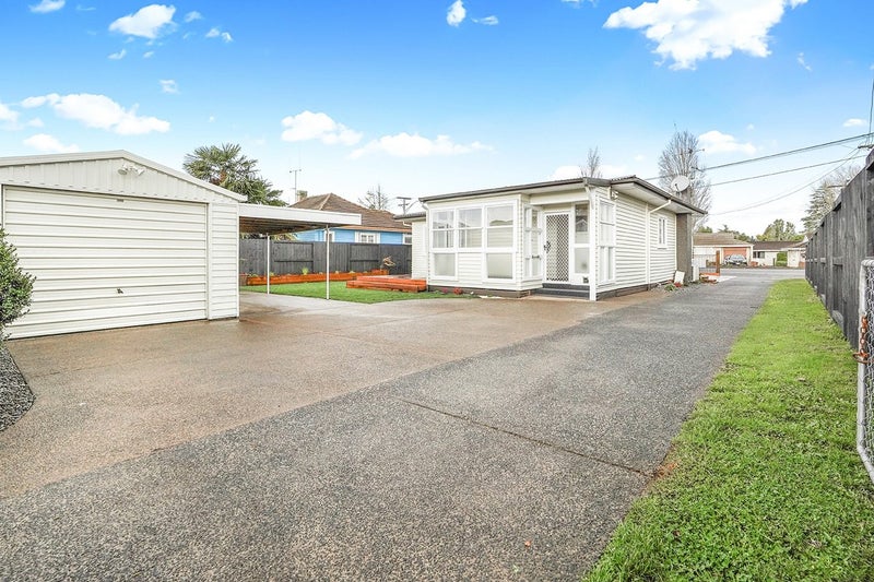 33A Normandy Avenue, Melville, Hamilton - Carousel 19