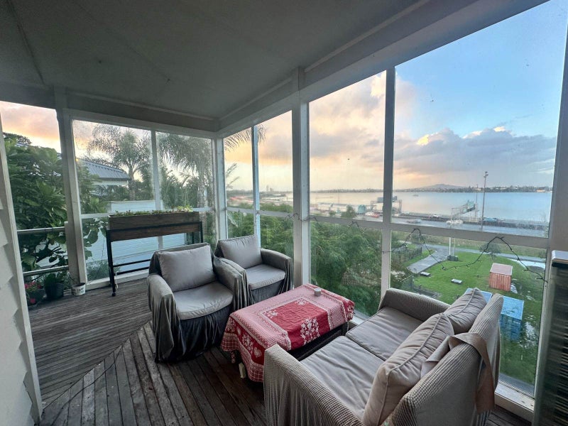 85 Princes Street, Northcote Point, Auckland - Carousel 1