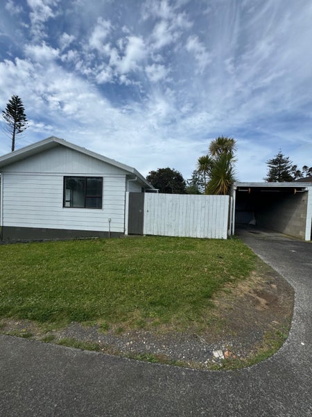 1/83 Luanda Drive, Ranui, Auckland - Carousel 1