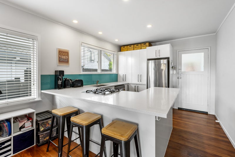 51A Rodney St, Howick, Manukau - Carousel 2