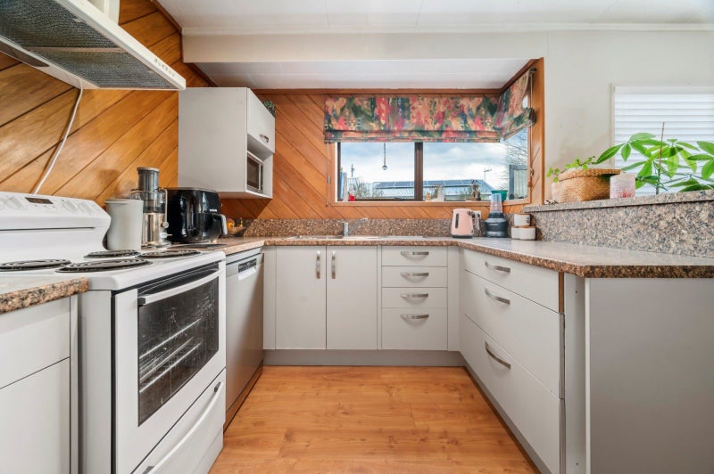 19 Aspen Place, Owhata, Rotorua - Carousel 2