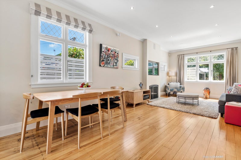 17 Aorangi Terrace, Thorndon, Wellington - Carousel 2