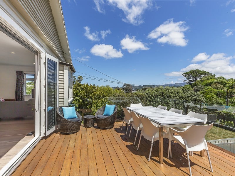 33 Nevay Road, Karaka Bays, Wellington - Carousel 2