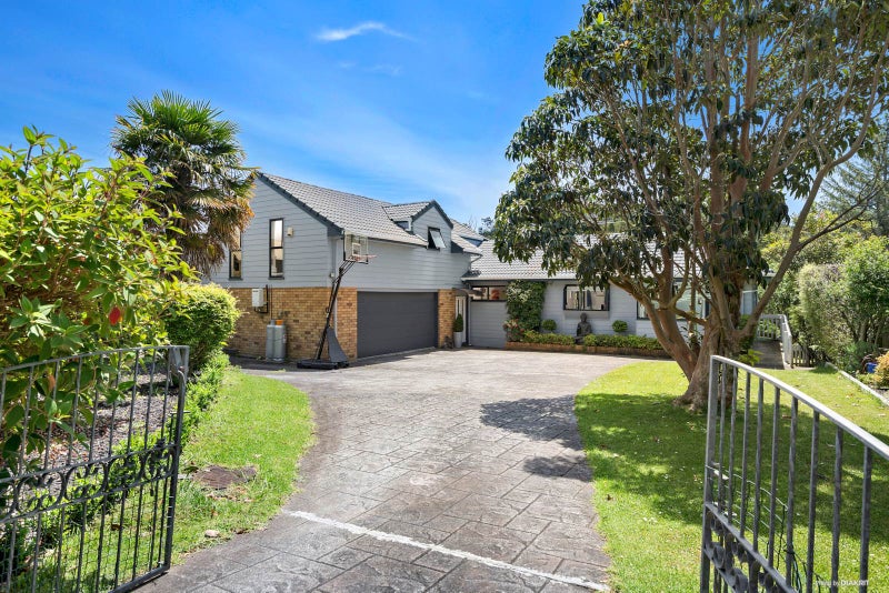20 Redlands Grove, Swanson, Auckland - Carousel 2