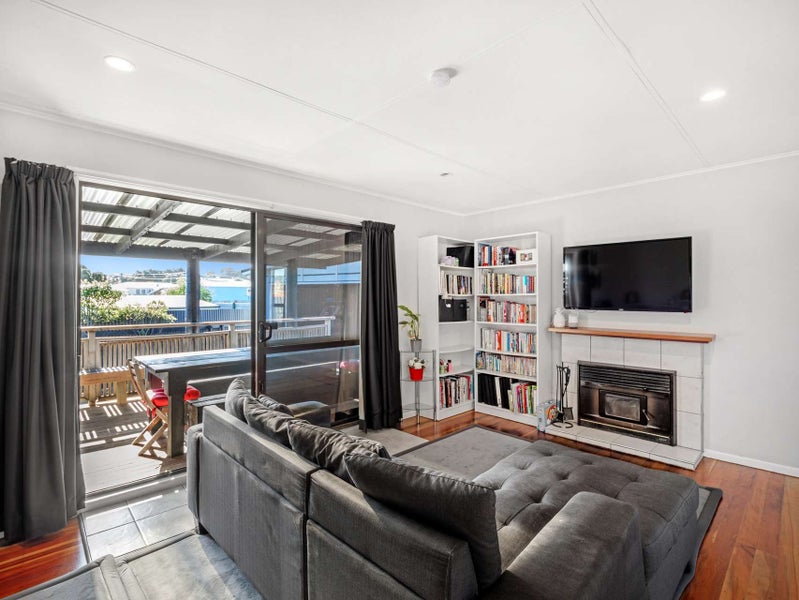 10 Omori Place, Castlecliff, Whanganui - Carousel 2