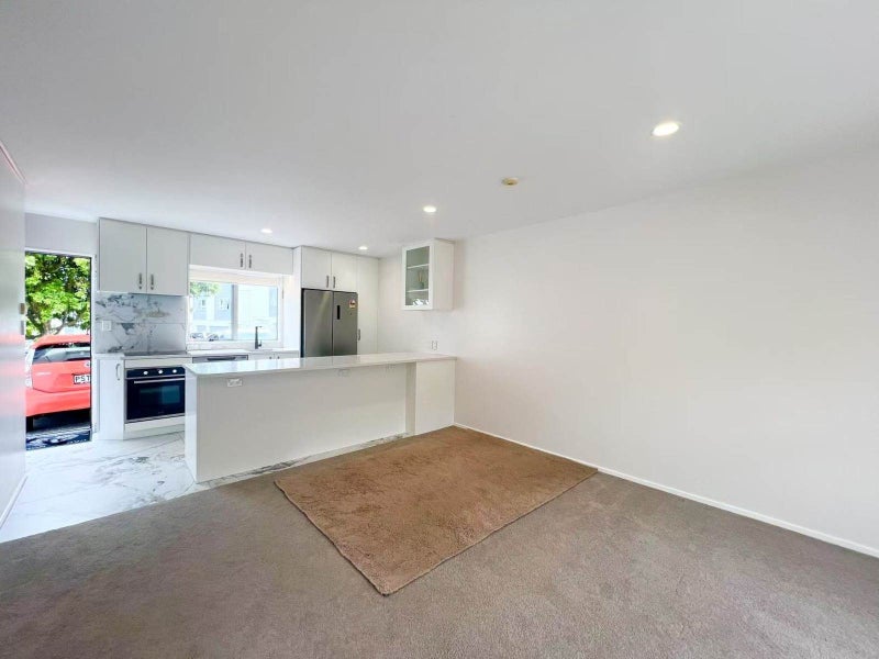 15/218 Captain Springs Road, Te Papapa, Auckland - Carousel 2