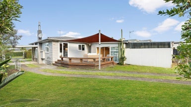 189 Riverside Avenue, Point England, Auckland - Carousel 1