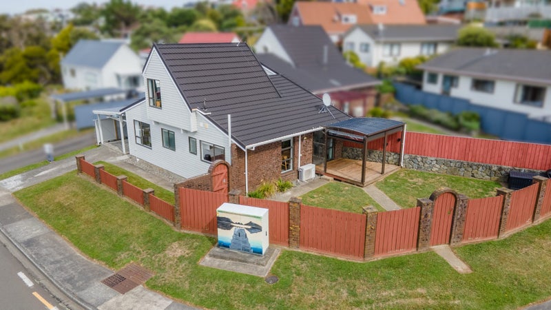 24B Cambrian Street, Churton Park, Wellington - Carousel 20