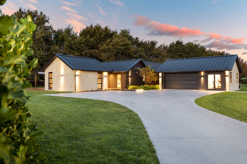 9 South Oaks Close, Pukemoremore, Cambridge - Carousel 1