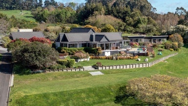 60 Te Moenga Park, Acacia Bay, Taupo - Carousel 1