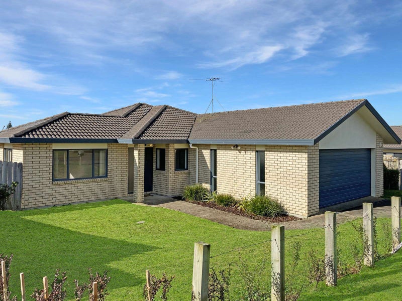 47 Nicholas Gibbons Drive, Clendon Park, Auckland - Carousel 2