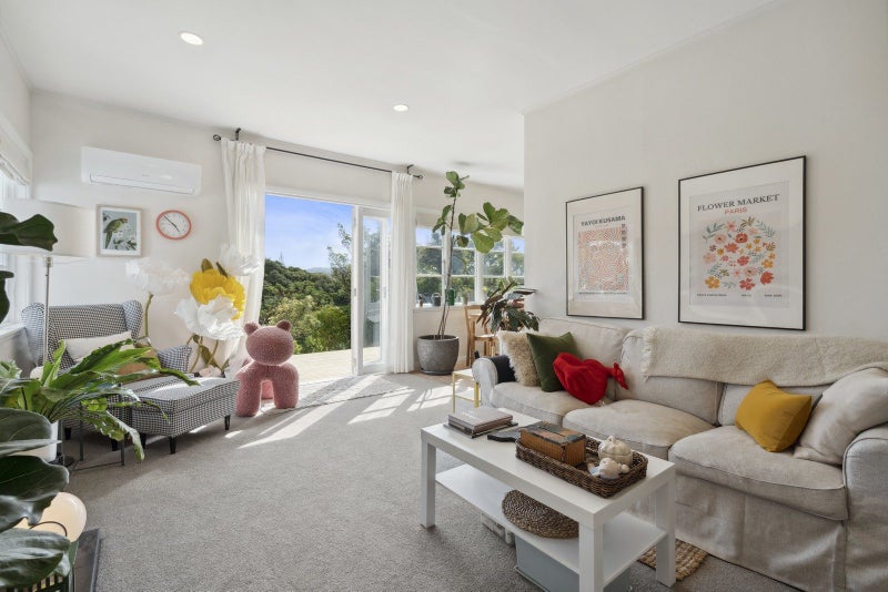 15 Leveson Street, Strathmore Park, Wellington - Carousel 2