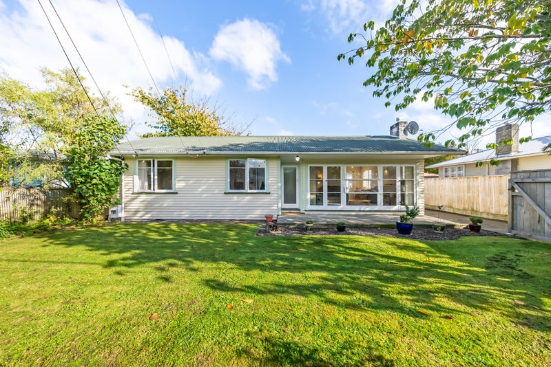 31 Totara Park Road, Clouston Park, Upper Hutt - Carousel 1