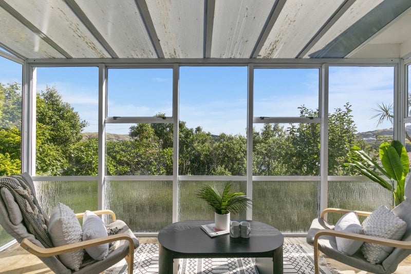 20 Jane Grove, Paparangi, Wellington - Carousel 2