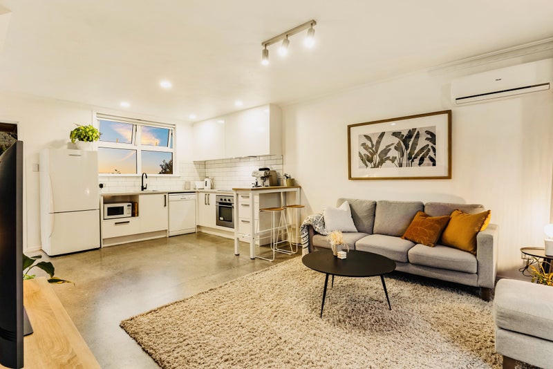 3/2 Strong Street, St Johns, Auckland - Carousel 1