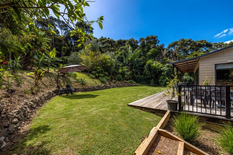 56 Bay Road, Ostend, Waiheke Island - Carousel 1