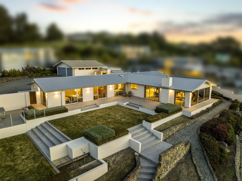 10 Cirrus Lane, Mount Pleasant, Christchurch - Carousel 1