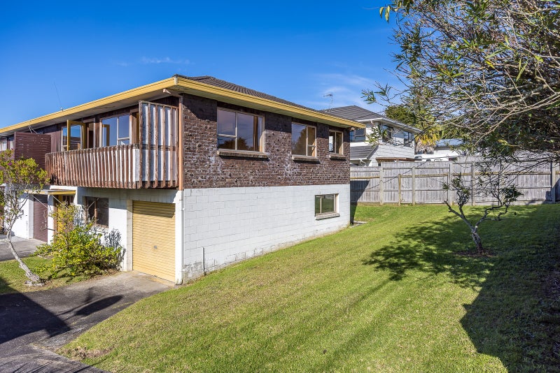 1/29 Verbena Road, Birkdale, Auckland - Carousel 1