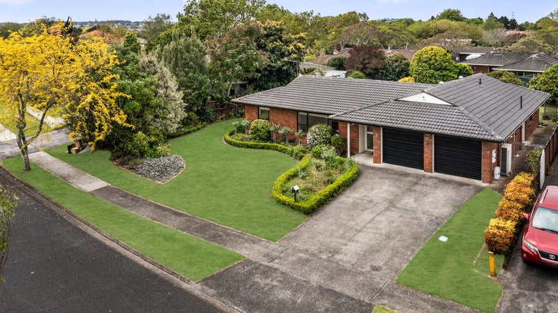 4 Peridot Place, Conifer Grove, Takanini - Carousel 2