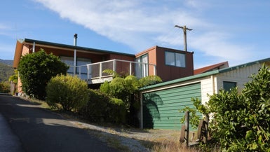 246 Waikawa Road, Waikawa, Picton - Carousel 1