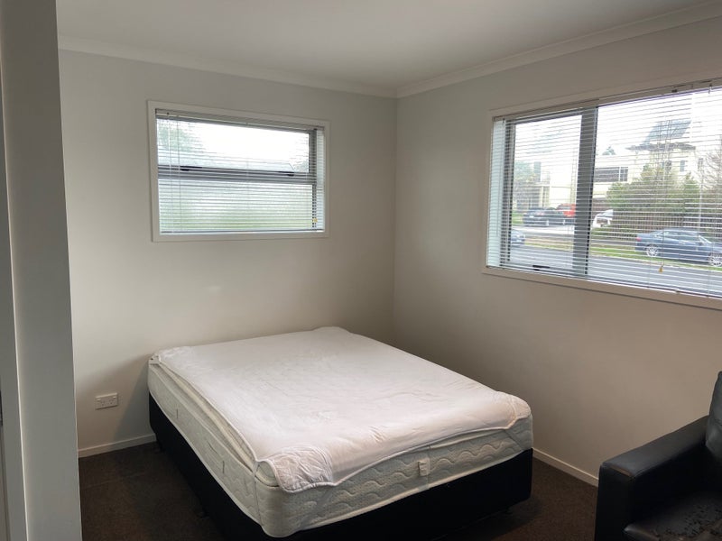 1/2 Palmerston Street, Hamilton Central, Hamilton - Carousel 4