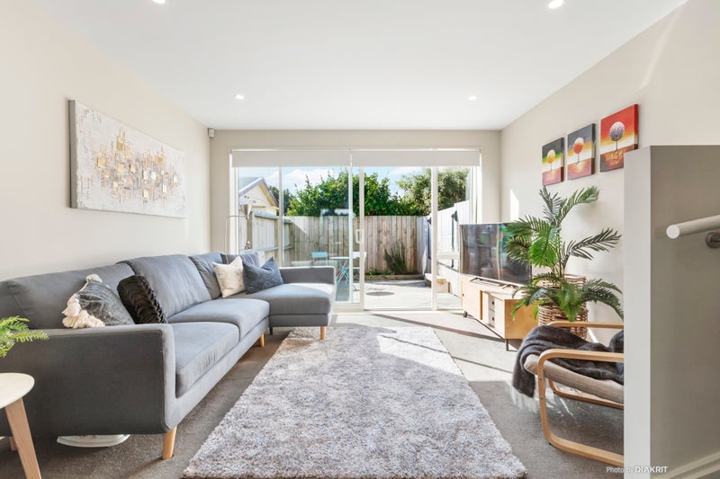 5/2 Stone St, Miramar, Wellington - Carousel 2